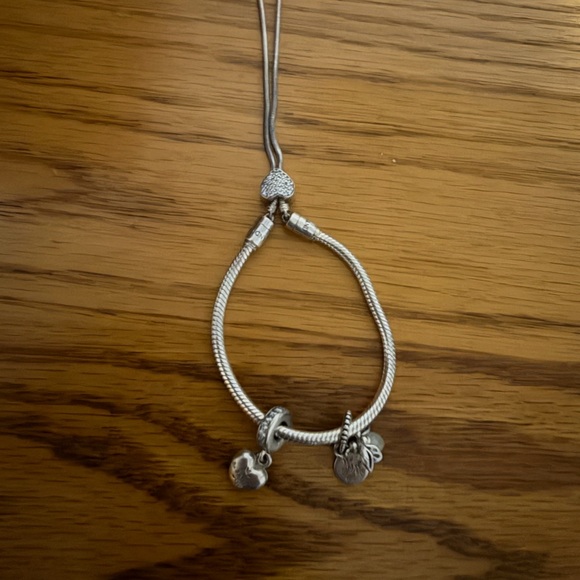 Pandora bracelet 2 charms - Picture 2 of 10
